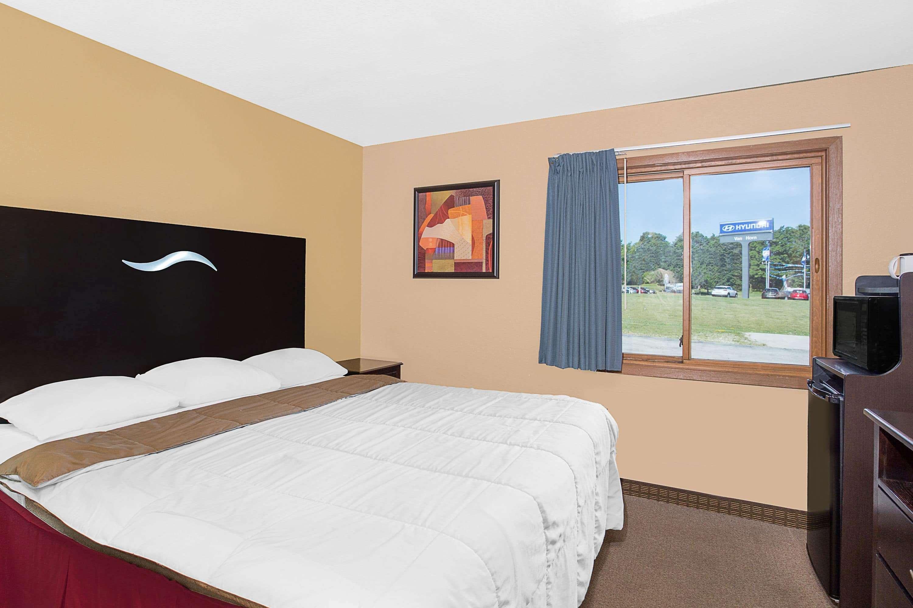 Super 8 By Wyndham Sheboygan Wi Motel Exterior photo